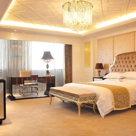 Weifang Ramada Plaza Hotel Exterior photo