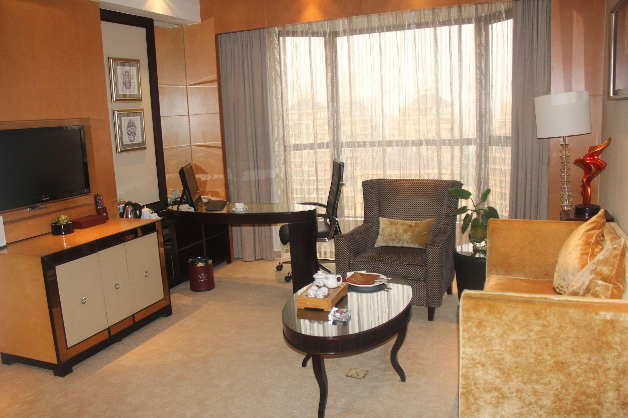 Weifang Ramada Plaza Hotel Exterior photo