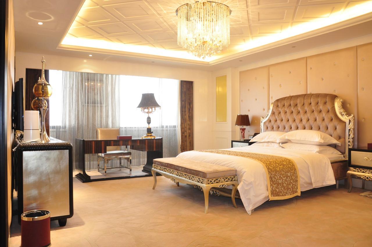 Weifang Ramada Plaza Hotel Exterior photo