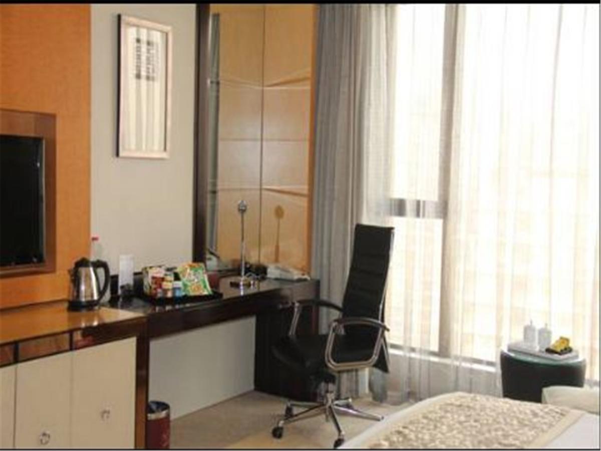 Weifang Ramada Plaza Hotel Exterior photo