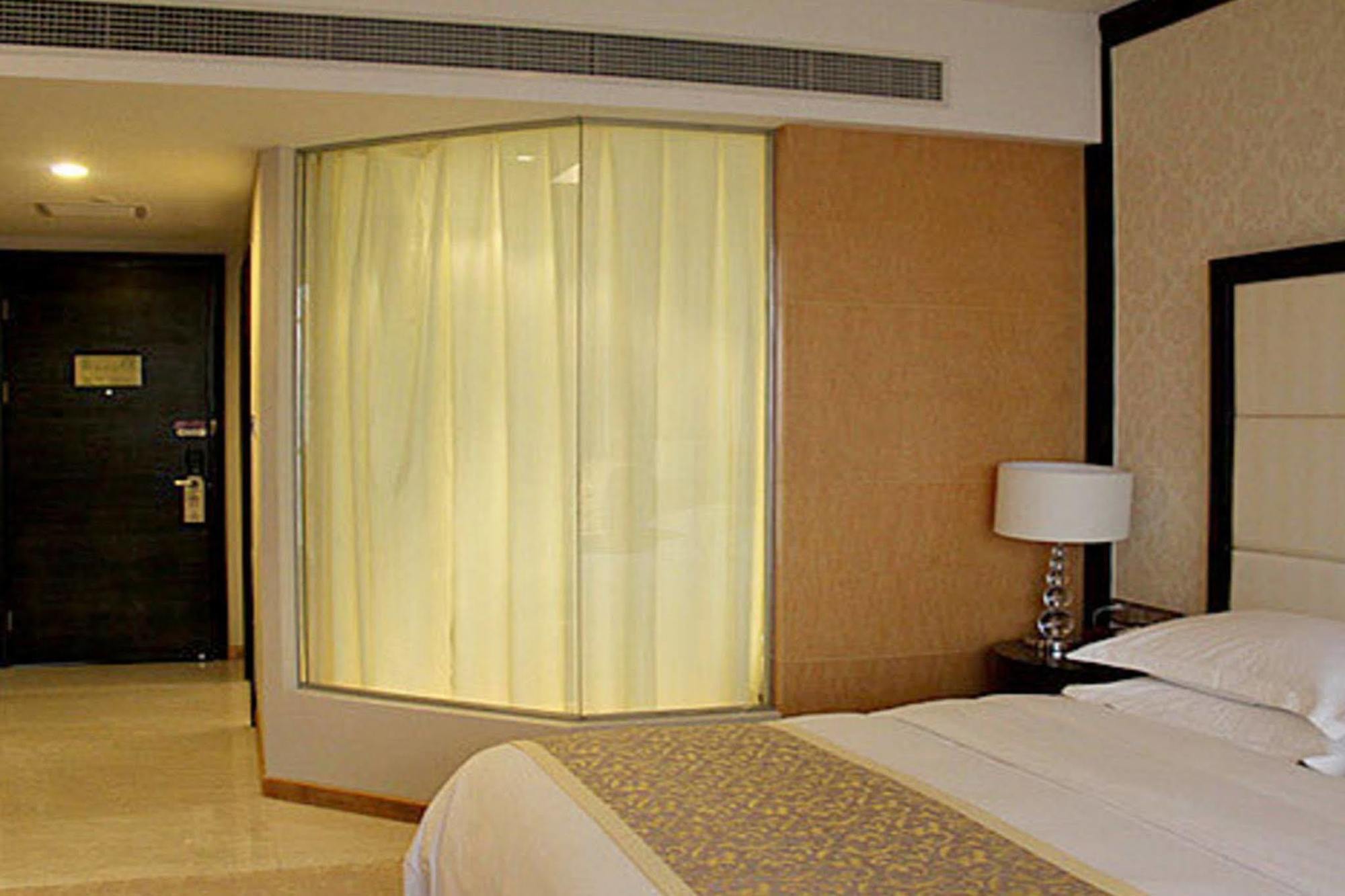Weifang Ramada Plaza Hotel Exterior photo