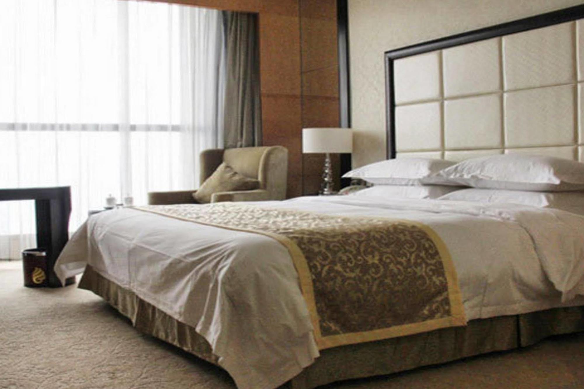 Weifang Ramada Plaza Hotel Exterior photo